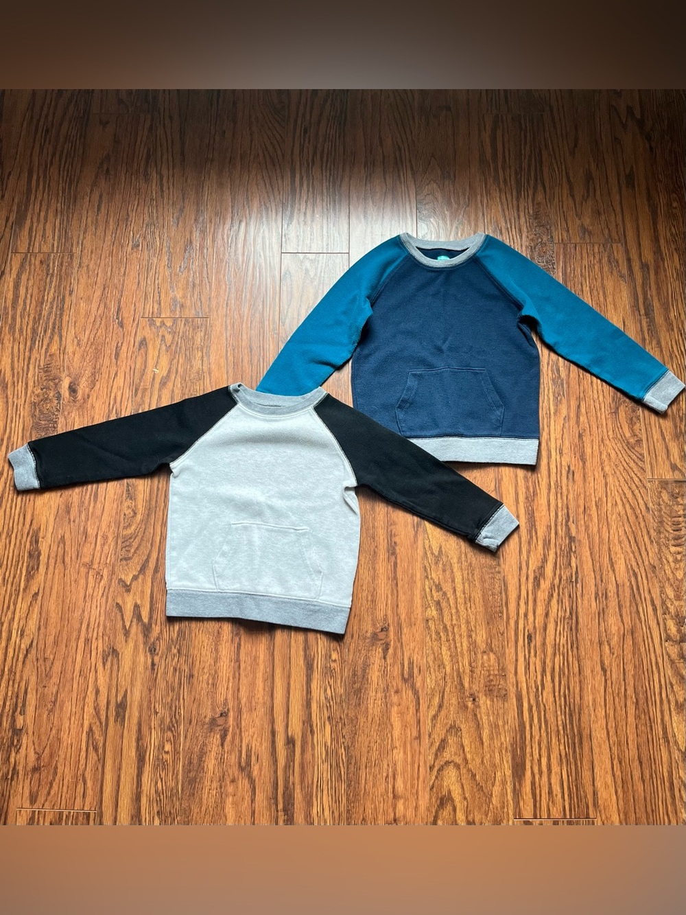 Garanimals Lightweight Long Sleeve Sweater Tops w/Front pocket- Size 4t & 5t